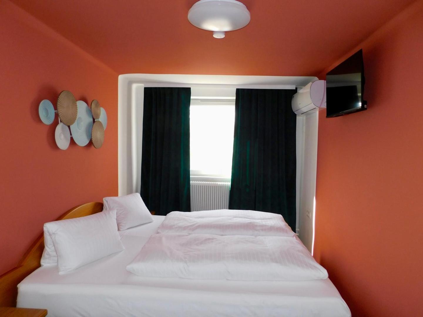 Pension Rohrer Am Murradweg - Ehrenhausen An Der Weinstrasse 외부 사진