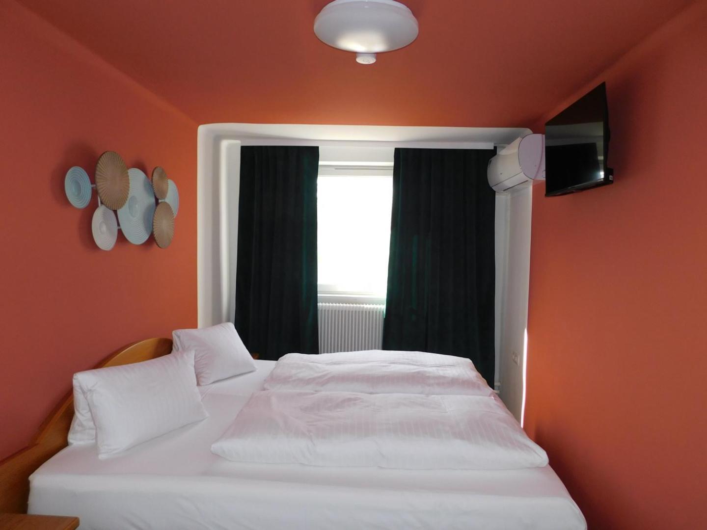 Pension Rohrer Am Murradweg - Ehrenhausen An Der Weinstrasse 외부 사진